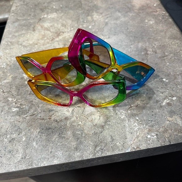 Beautiful colourful summer sunglasses $15 each or 3 for $35. - Picture 4 of 9